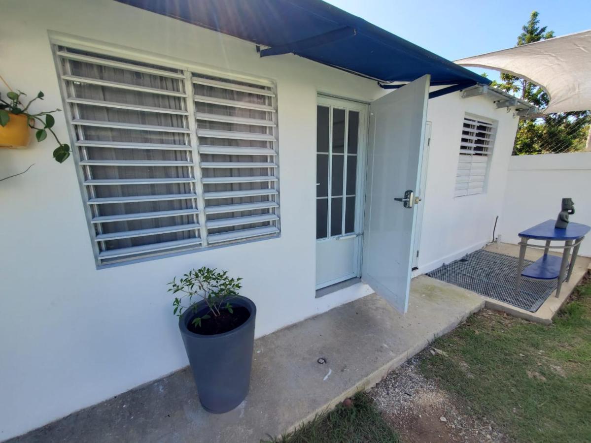 Aguadilla Breeze Apt In Gated Complex 8 Minute Walk To Crashboat Beach Exterior photo