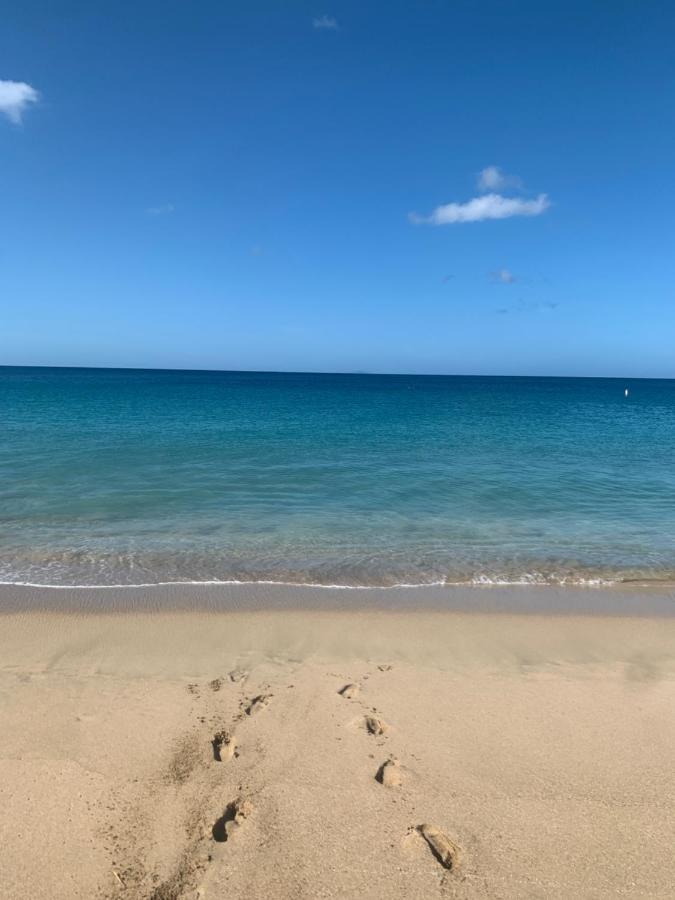 Aguadilla Breeze Apt In Gated Complex 8 Minute Walk To Crashboat Beach Exterior photo